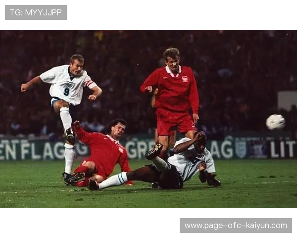 纽卡斯尔阿兰胸口停球后射门进网赢得掌声的瞬间：从场上到心灵的品牌叙事